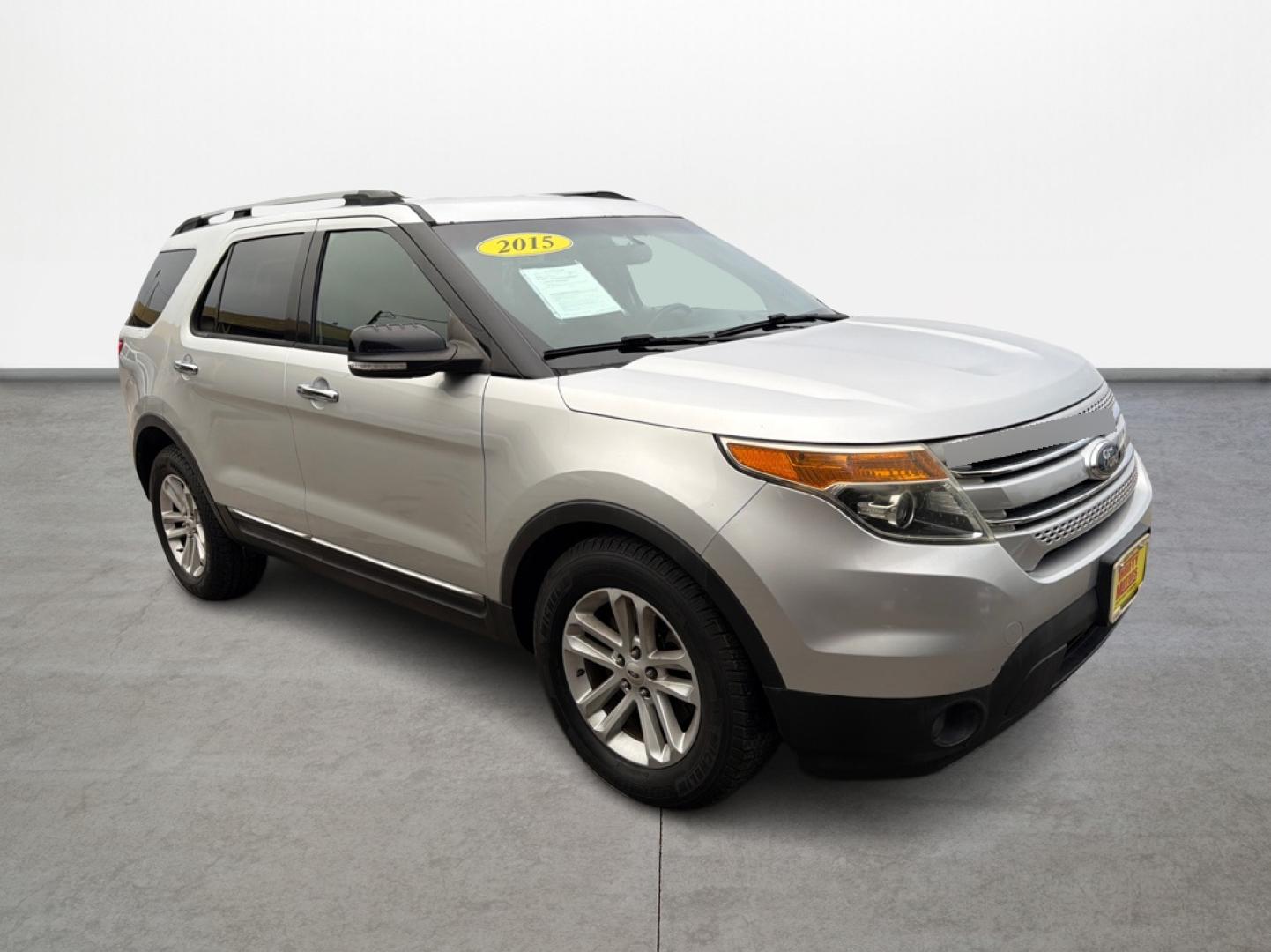 2015 Ford Explorer XLT FWD (1FM5K7D88FG) with an 3.5L V6 DOHC 24V engine, 6-Speed Automatic transmission, located at 16710 Clay Rd., Houston, TX, 77084, (281) 859-7900, 0.000000, 0.000000 - Photo#6