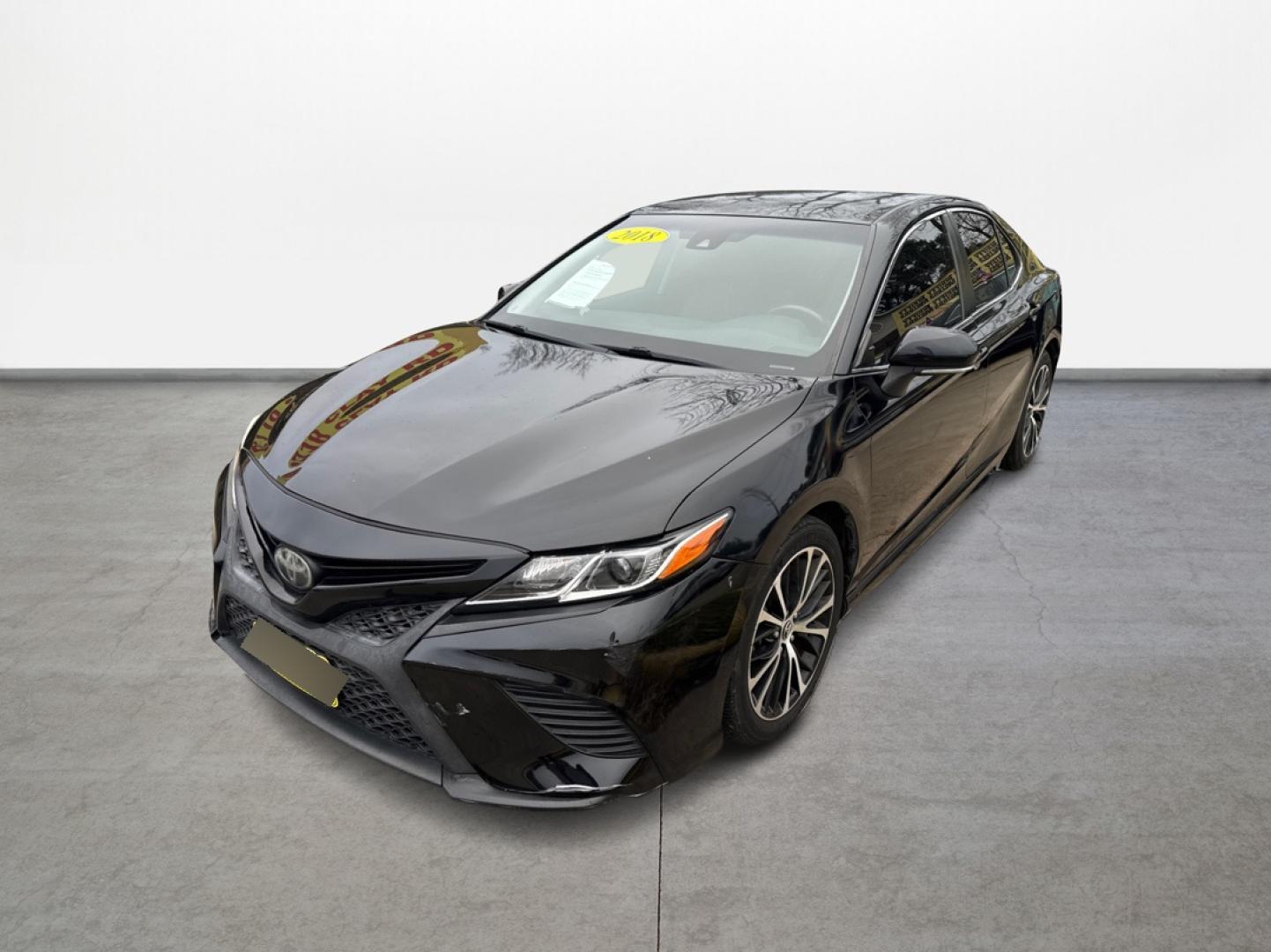 2018 Toyota Camry XSE (JTNB11HK4J3) with an 2.5L L4 DOHC 16V engine, 8A transmission, located at 16710 Clay Rd., Houston, TX, 77084, (281) 859-7900, 0.000000, 0.000000 - Photo#4