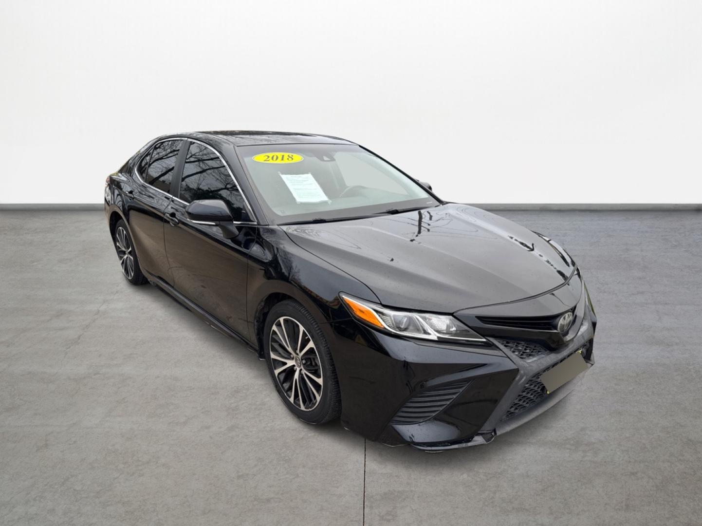 2018 Toyota Camry XSE (JTNB11HK4J3) with an 2.5L L4 DOHC 16V engine, 8A transmission, located at 16710 Clay Rd., Houston, TX, 77084, (281) 859-7900, 0.000000, 0.000000 - Photo#6