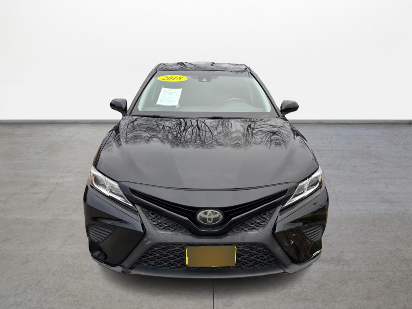 2018 Toyota Camry XSE (JTNB11HK4J3) with an 2.5L L4 DOHC 16V engine, 8A transmission, located at 16710 Clay Rd., Houston, TX, 77084, (281) 859-7900, 0.000000, 0.000000 - Photo#5