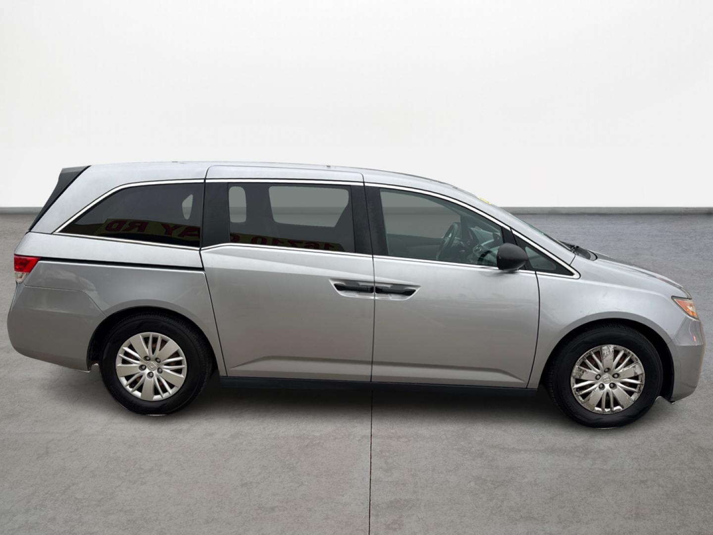 2016 Honda Odyssey LX (5FNRL5H26GB) with an 3.5L V6 SOHC 24V engine, 6A transmission, located at 16710 Clay Rd., Houston, TX, 77084, (281) 859-7900, 0.000000, 0.000000 - Photo#1
