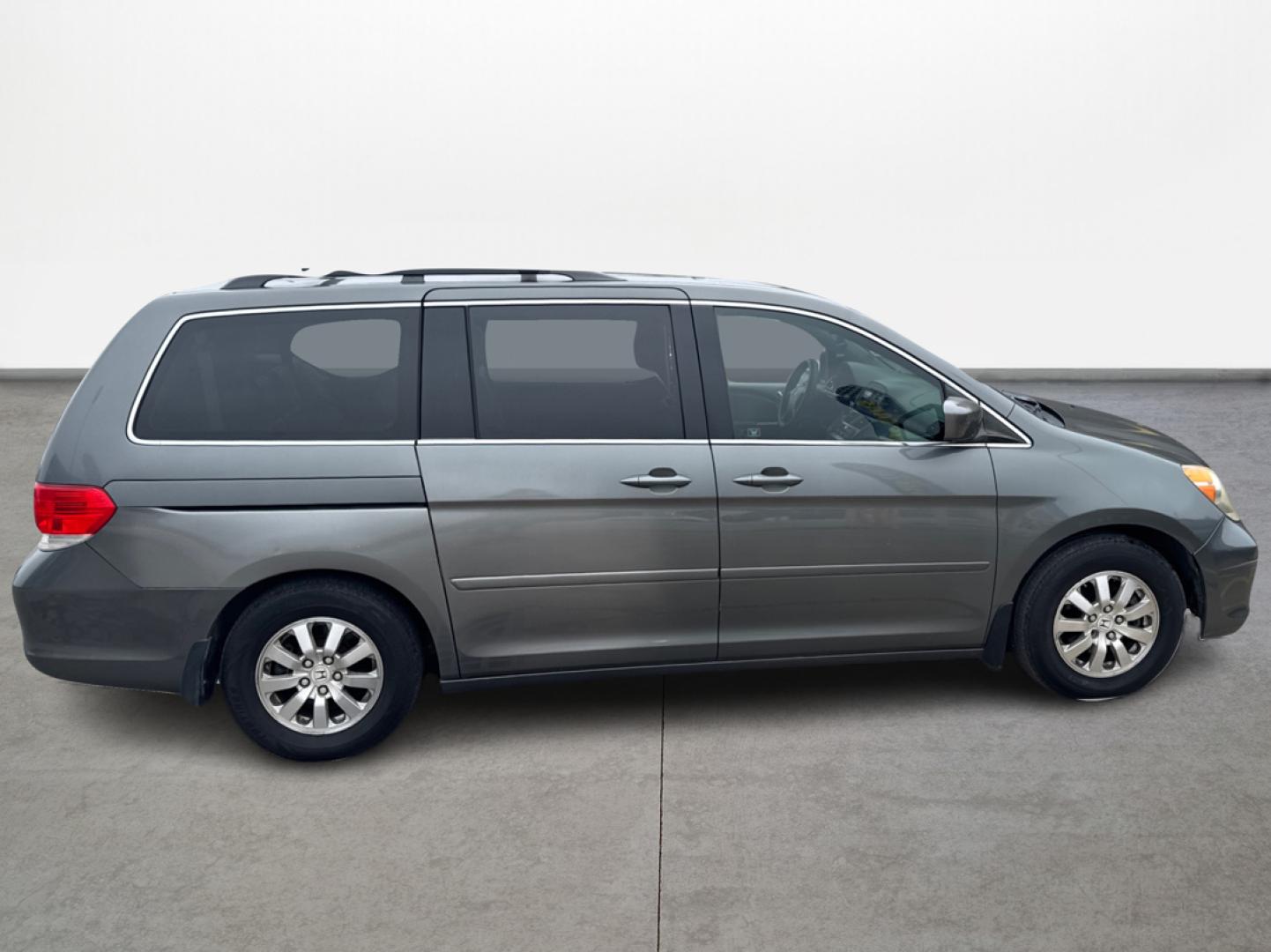 2008 Honda Odyssey EX-L (5FNRL38648B) with an 3.5L V6 SOHC 24V engine, 5-Speed Automatic Overdrive transmission, located at 16710 Clay Rd., Houston, TX, 77084, (281) 859-7900, 0.000000, 0.000000 - Photo#1