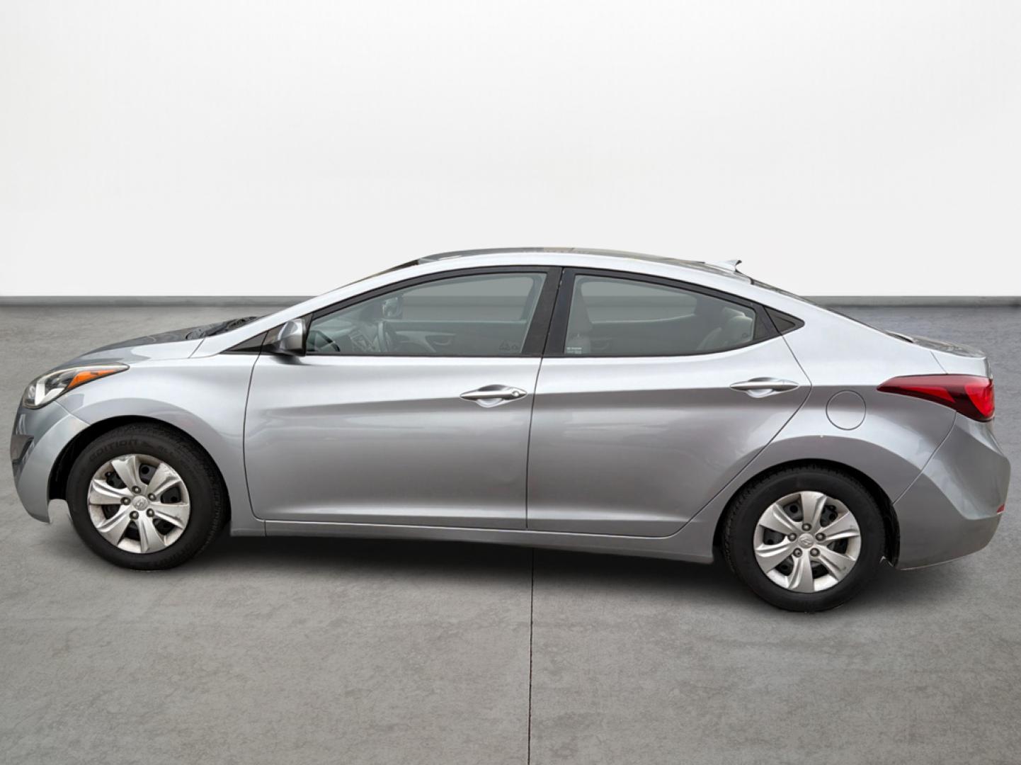 2016 Hyundai Elantra Limited (5NPDH4AE2GH) with an 1.8L L4 DOHC 16V engine, 6-Speed Automatic transmission, located at 16710 Clay Rd., Houston, TX, 77084, (281) 859-7900, 0.000000, 0.000000 - Photo#7
