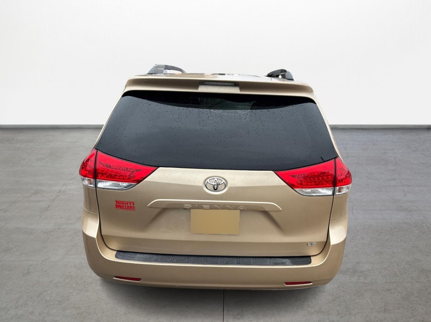 2012 Toyota Sienna LE FWD 8-Passenger V6 (5TDKK3DC8CS) with an 3.5L V6 EFI DOHC 24V engine, 5-Speed Automatic transmission, located at 16710 Clay Rd., Houston, TX, 77084, (281) 859-7900, 0.000000, 0.000000 - Photo#5