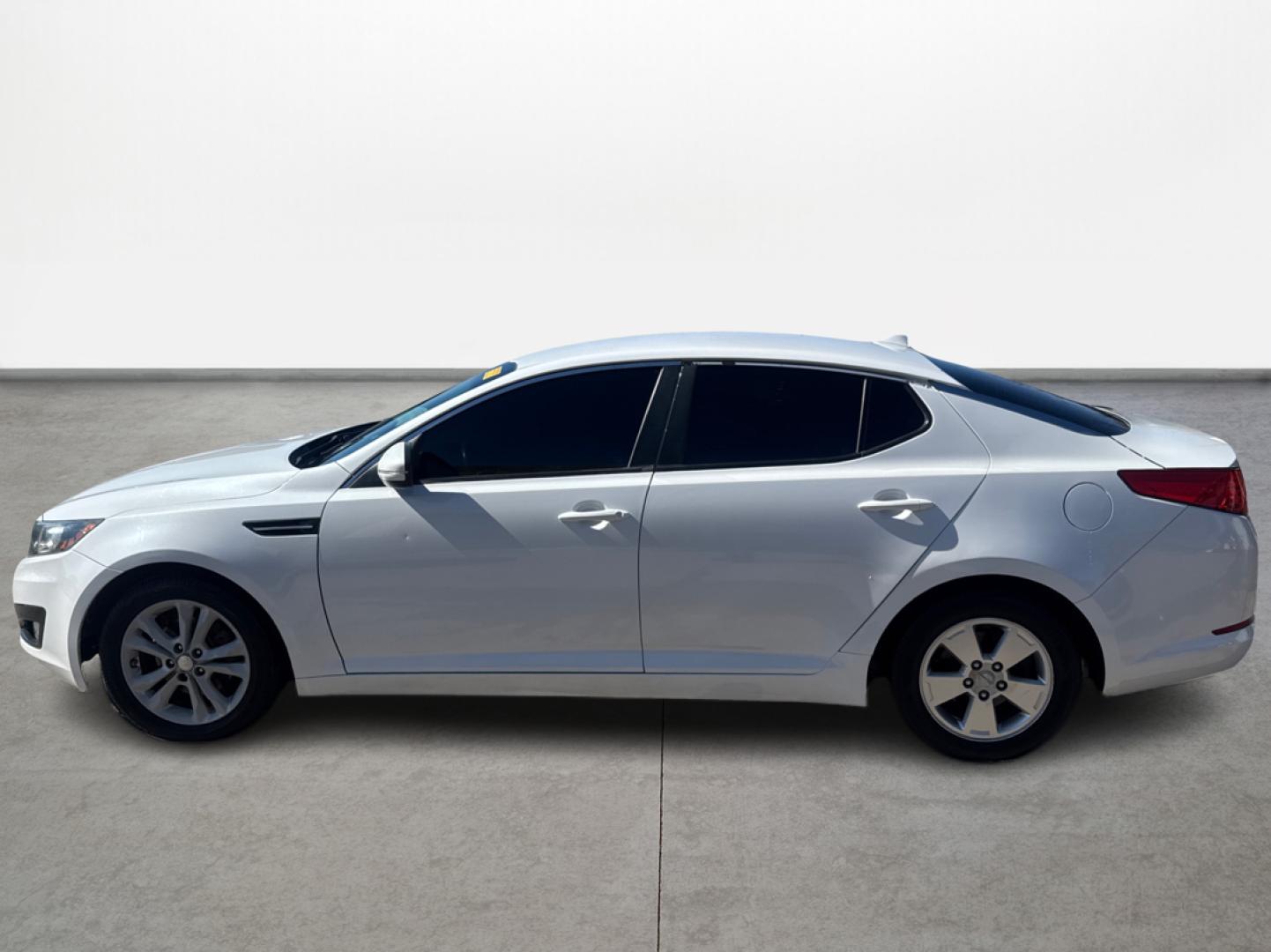 2013 Kia Optima LX MT (5XXGM4A73DG) with an 2.4L L4 DOHC 16V engine, 5-Speed Manual transmission, located at 16710 Clay Rd., Houston, TX, 77084, (281) 859-7900, 0.000000, 0.000000 - Photo#7