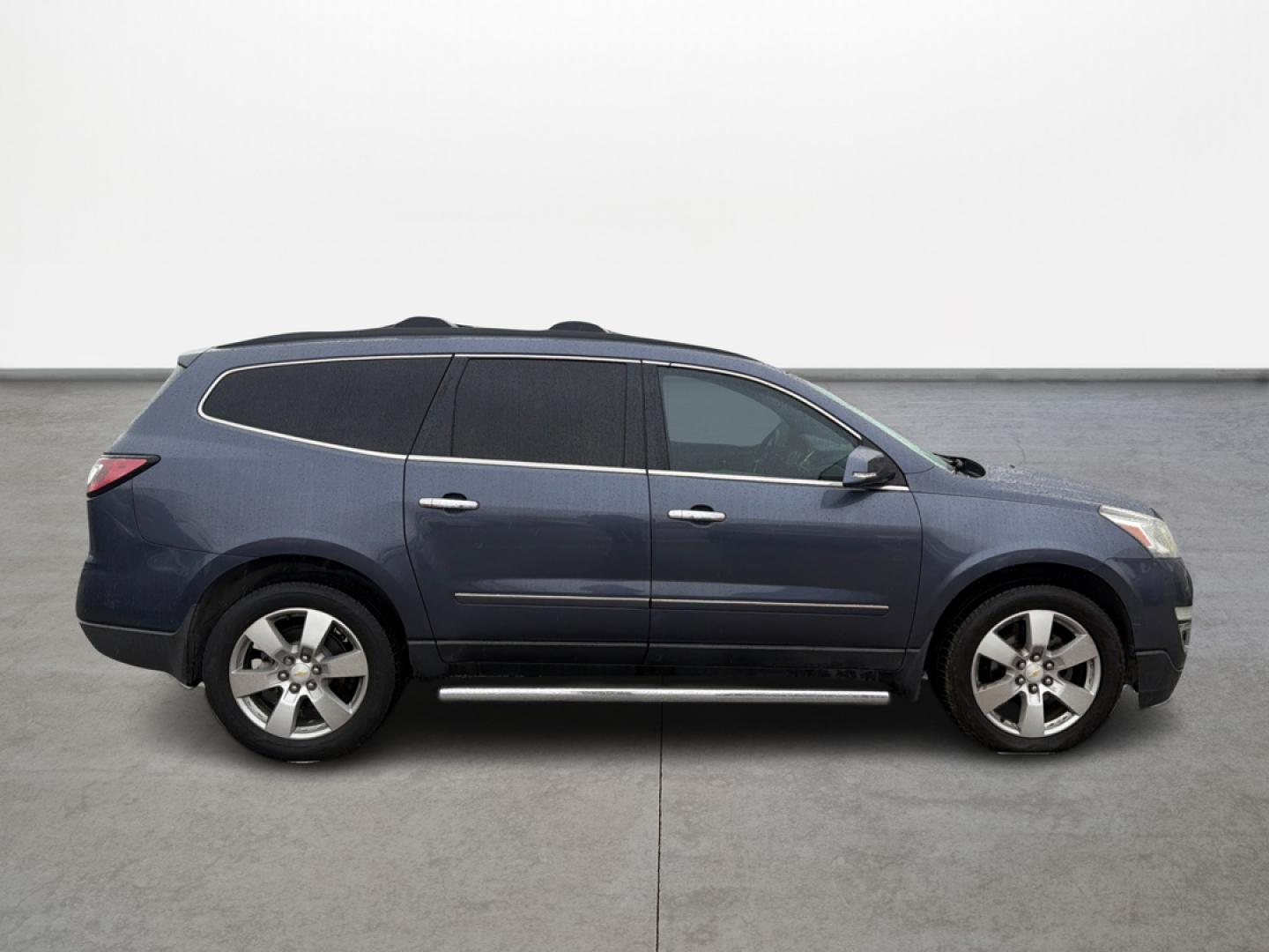 2014 Chevrolet Traverse LTZ FWD (1GNKRJKD0EJ) with an 3.6L V6 DOHC 24V engine, 6-Speed Automatic transmission, located at 16710 Clay Rd., Houston, TX, 77084, (281) 859-7900, 0.000000, 0.000000 - Photo#3