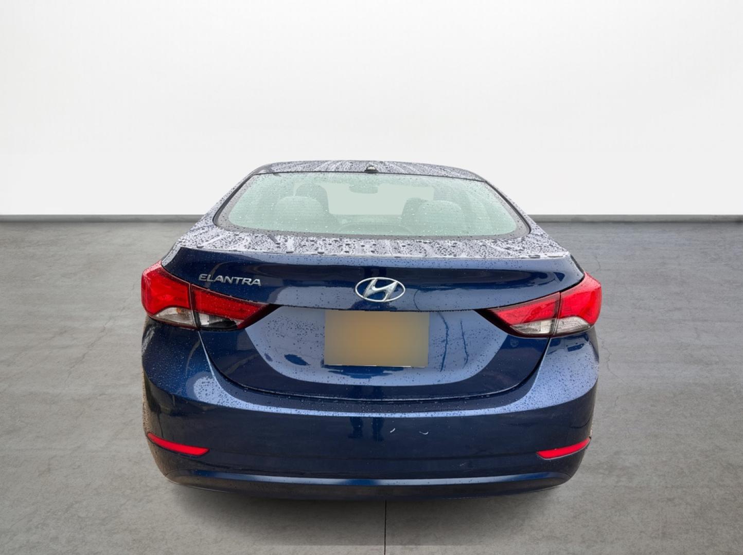 2015 Hyundai Elantra Limited (5NPDH4AE3FH) with an 1.8L L4 DOHC 16V engine, 6-Speed Automatic transmission, located at 16710 Clay Rd., Houston, TX, 77084, (281) 859-7900, 0.000000, 0.000000 - Photo#5