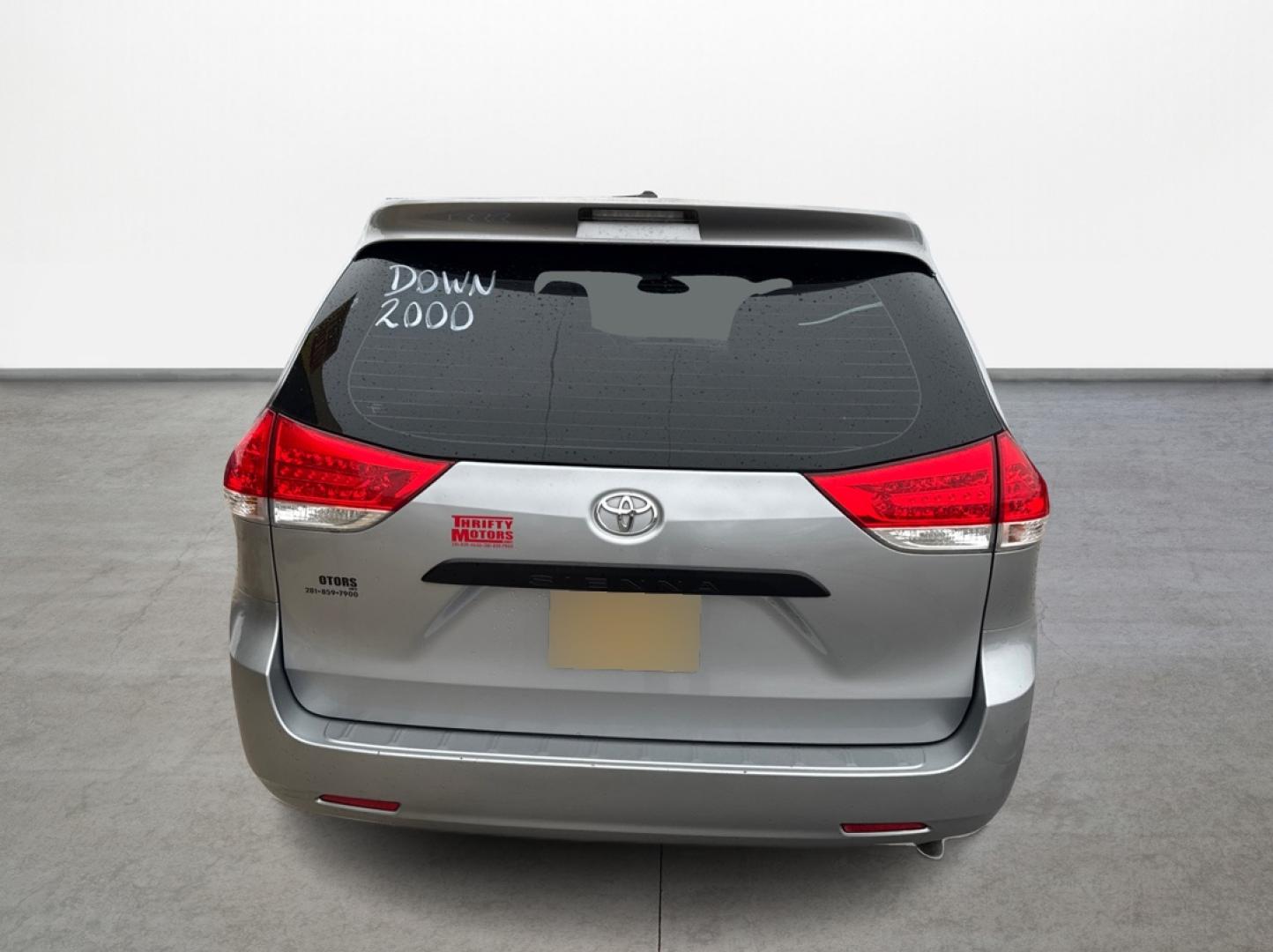 2014 Toyota Sienna FWD 7-Passenger V6 (5TDZK3DC9ES) with an 3.5L V6 EFI DOHC 24V engine, 5-Speed Automatic transmission, located at 16710 Clay Rd., Houston, TX, 77084, (281) 859-7900, 0.000000, 0.000000 - Photo#5