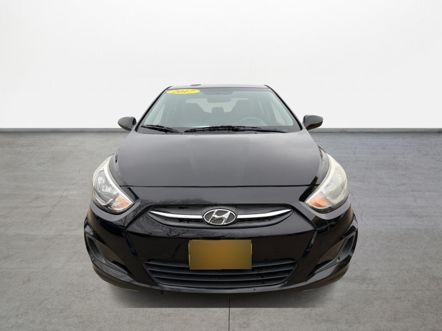 2017 Hyundai Accent SE 4-Door 6M (KMHCT4AE7HU) with an 1.6L L4 DOHC 16V engine, 6M transmission, located at 16710 Clay Rd., Houston, TX, 77084, (281) 859-7900, 0.000000, 0.000000 - Photo#1