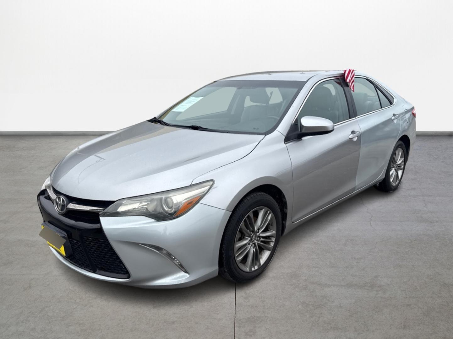 2015 Toyota Camry SE (4T1BF1FK8FU) with an 2.5L L4 DOHC 16V engine, 6-Speed Automatic transmission, located at 16710 Clay Rd., Houston, TX, 77084, (281) 859-7900, 0.000000, 0.000000 - Photo#0