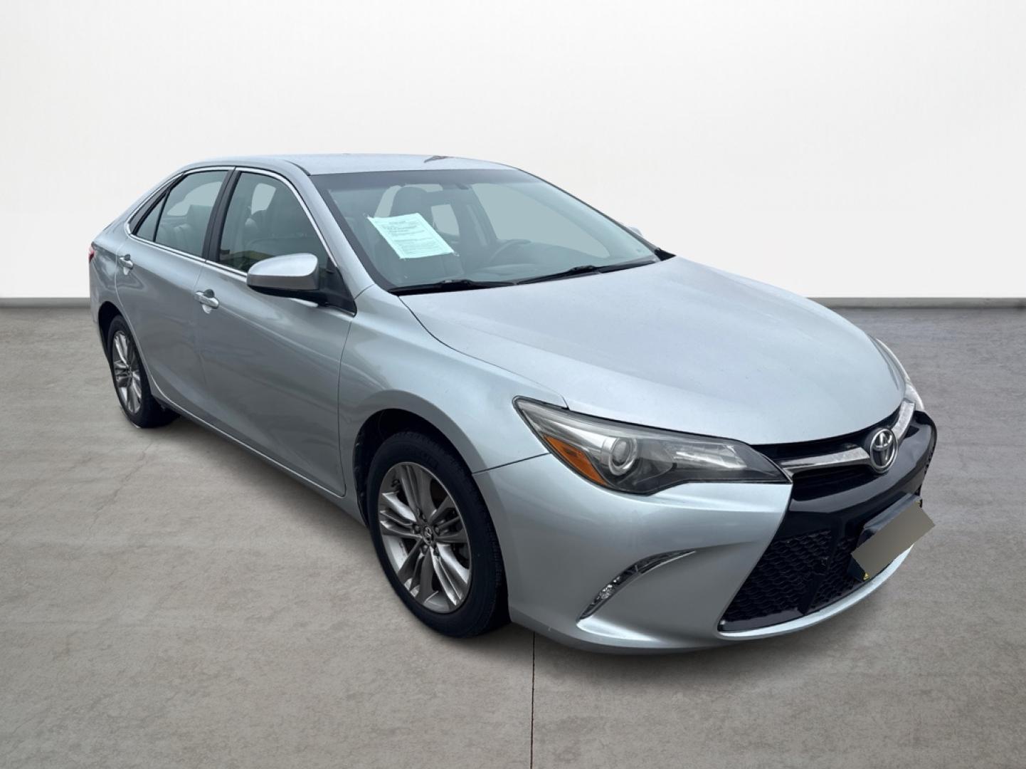 2015 Toyota Camry SE (4T1BF1FK8FU) with an 2.5L L4 DOHC 16V engine, 6-Speed Automatic transmission, located at 16710 Clay Rd., Houston, TX, 77084, (281) 859-7900, 0.000000, 0.000000 - Photo#2