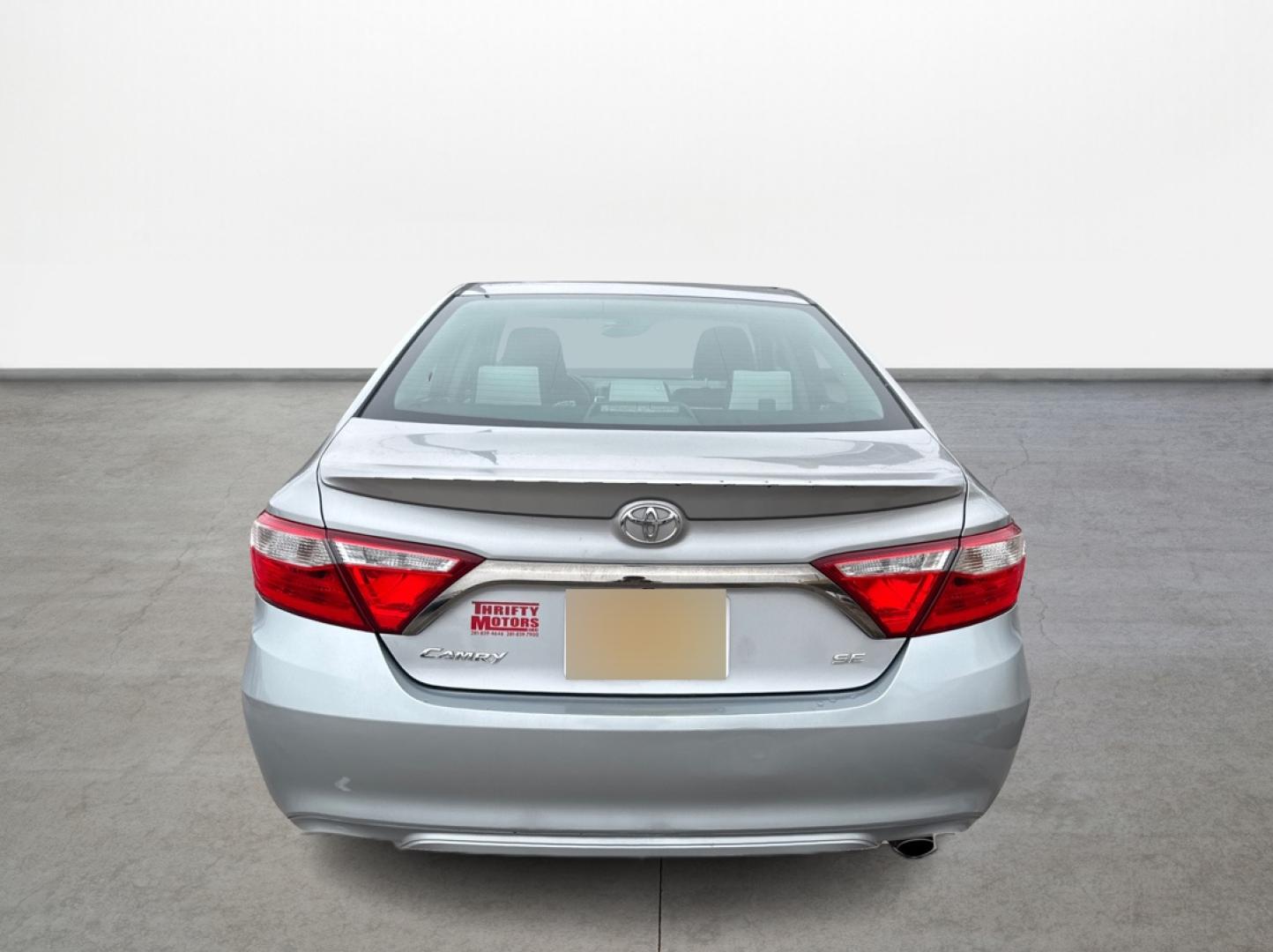 2015 Toyota Camry SE (4T1BF1FK8FU) with an 2.5L L4 DOHC 16V engine, 6-Speed Automatic transmission, located at 16710 Clay Rd., Houston, TX, 77084, (281) 859-7900, 0.000000, 0.000000 - Photo#5