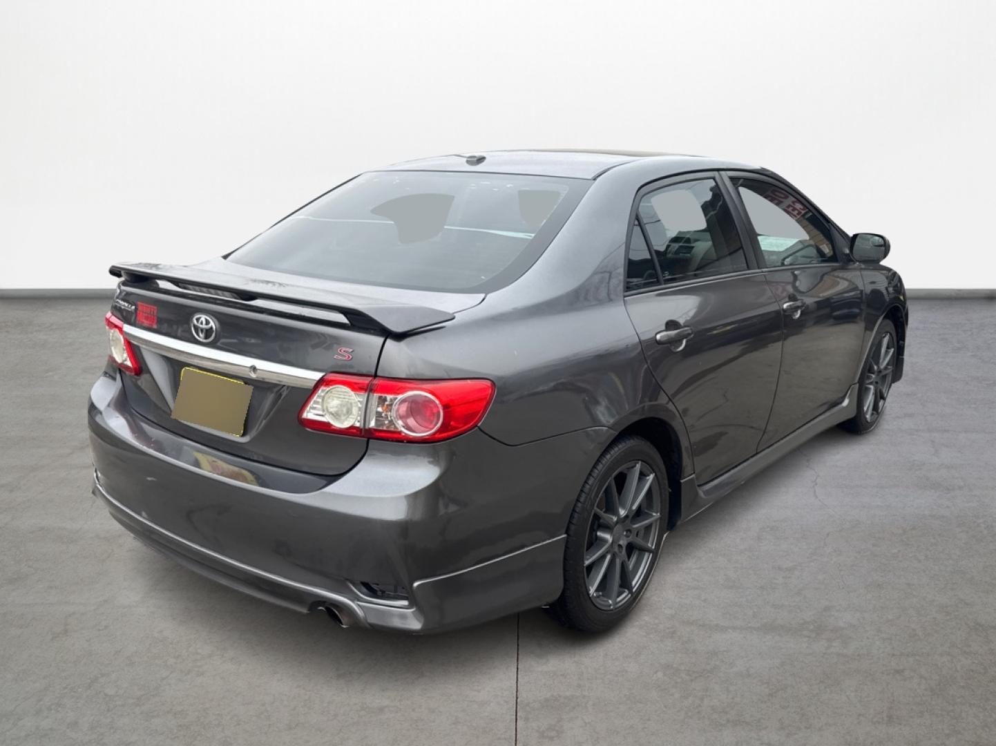 2013 Toyota Corolla LE 4-Speed AT (5YFBU4EE9DP) with an 1.8L L4 DOHC 16V engine, 4-Speed Automatic transmission, located at 16710 Clay Rd., Houston, TX, 77084, (281) 859-7900, 0.000000, 0.000000 - Photo#4