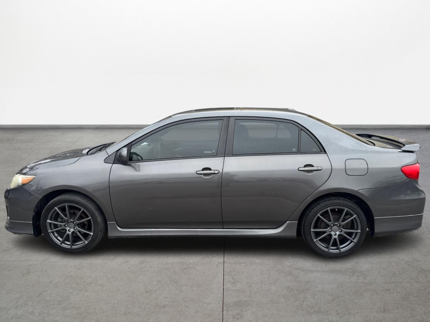 2013 Toyota Corolla LE 4-Speed AT (5YFBU4EE9DP) with an 1.8L L4 DOHC 16V engine, 4-Speed Automatic transmission, located at 16710 Clay Rd., Houston, TX, 77084, (281) 859-7900, 0.000000, 0.000000 - Photo#7