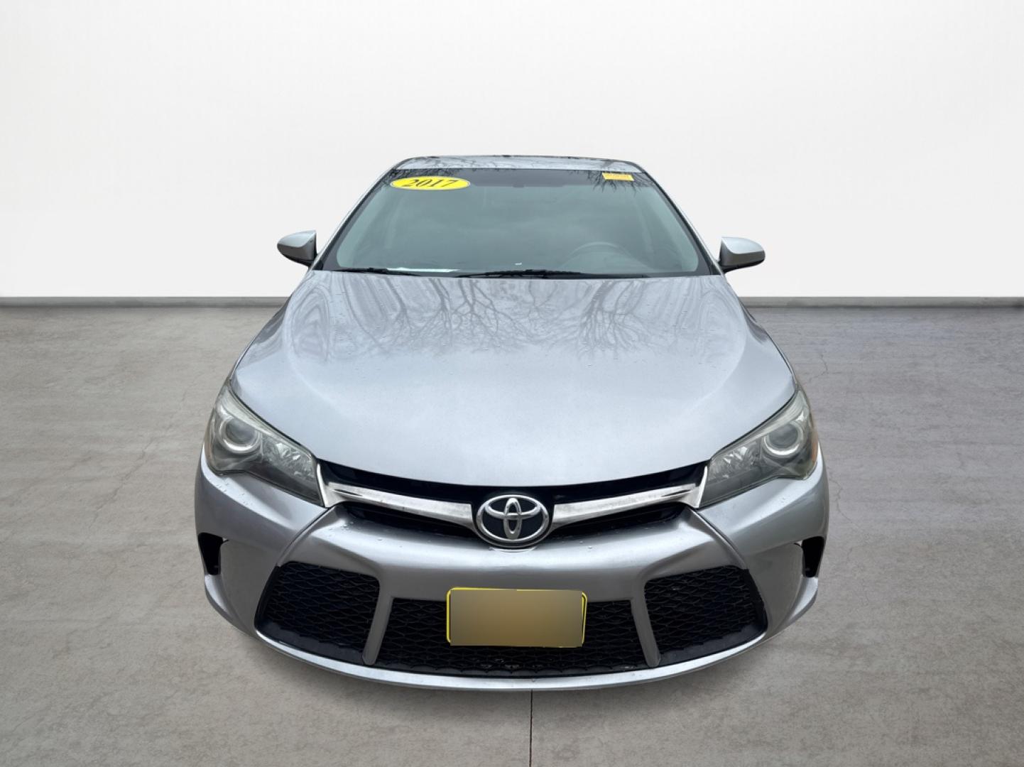 2017 Toyota Camry SE (4T1BF1FK4HU) with an 2.5L L4 DOHC 16V engine, 6A transmission, located at 16710 Clay Rd., Houston, TX, 77084, (281) 859-7900, 0.000000, 0.000000 - Photo#1
