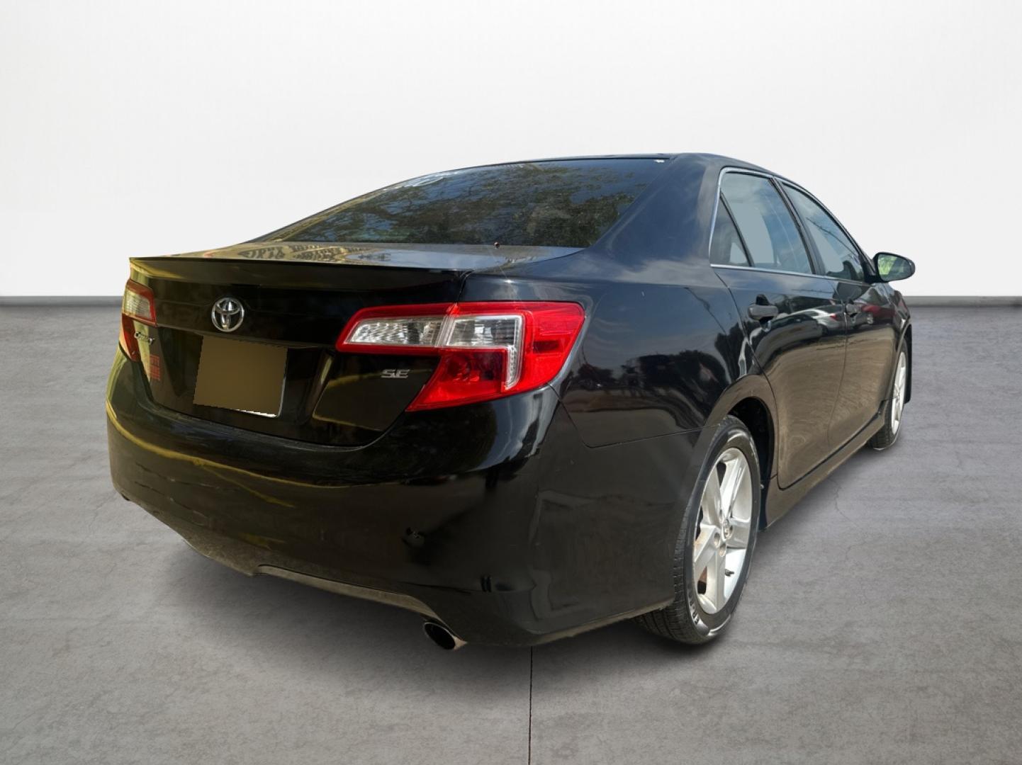2013 Toyota Camry SE (4T1BF1FK4DU) with an 2.5L L4 DOHC 16V engine, 6-Speed Automatic transmission, located at 16710 Clay Rd., Houston, TX, 77084, (281) 859-7900, 0.000000, 0.000000 - Photo#4