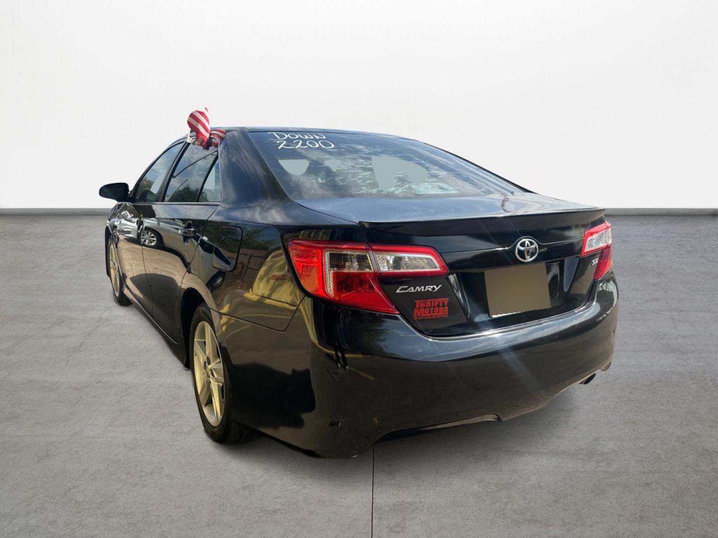 2013 Toyota Camry SE (4T1BF1FK4DU) with an 2.5L L4 DOHC 16V engine, 6-Speed Automatic transmission, located at 16710 Clay Rd., Houston, TX, 77084, (281) 859-7900, 0.000000, 0.000000 - Photo#6