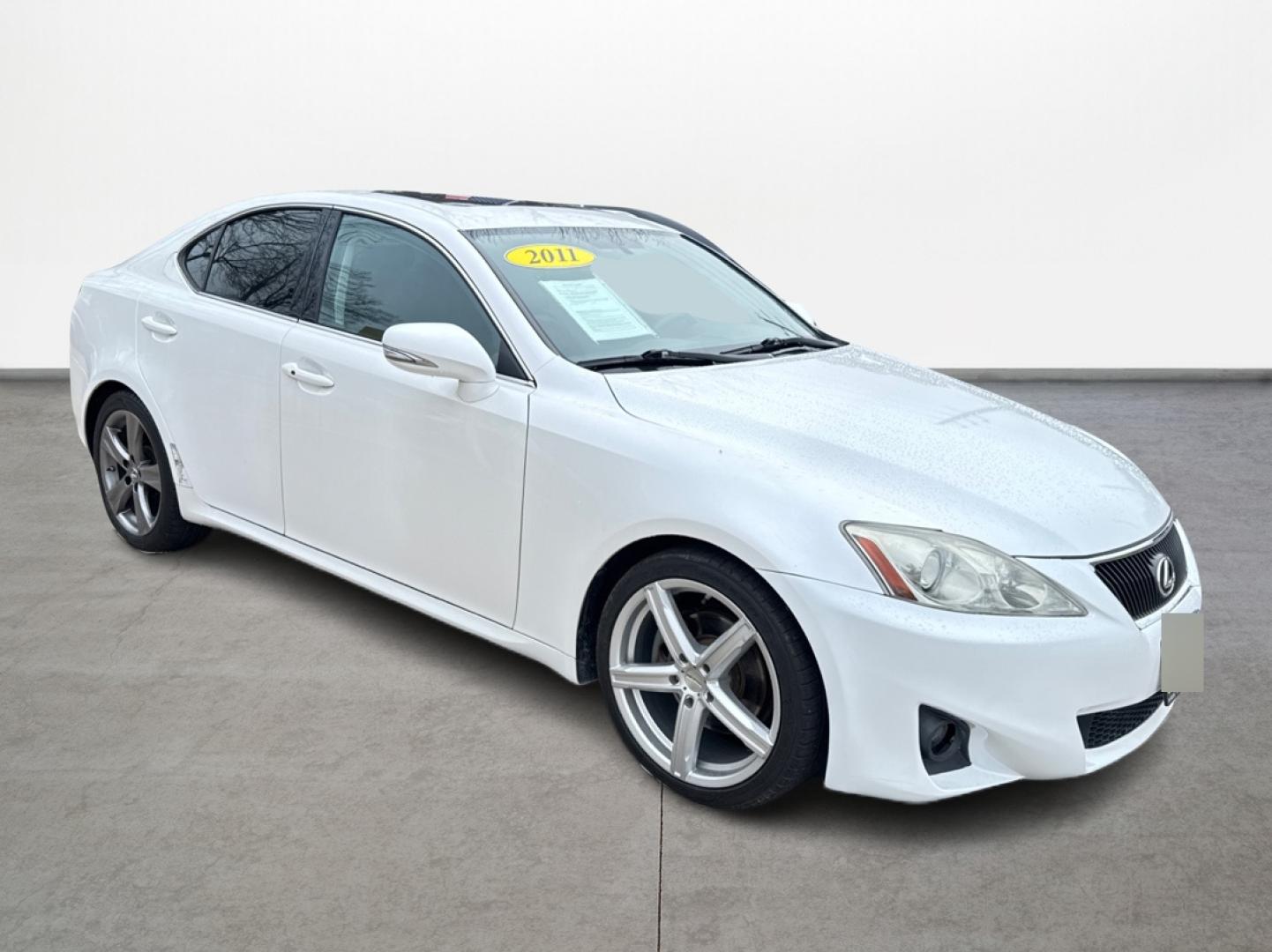 2011 Lexus IS 250 RWD (JTHBF5C28B5) with an 2.5L V6 24V DOHC engine, 6-Speed Automatic transmission, located at 16710 Clay Rd., Houston, TX, 77084, (281) 859-7900, 0.000000, 0.000000 - Photo#2