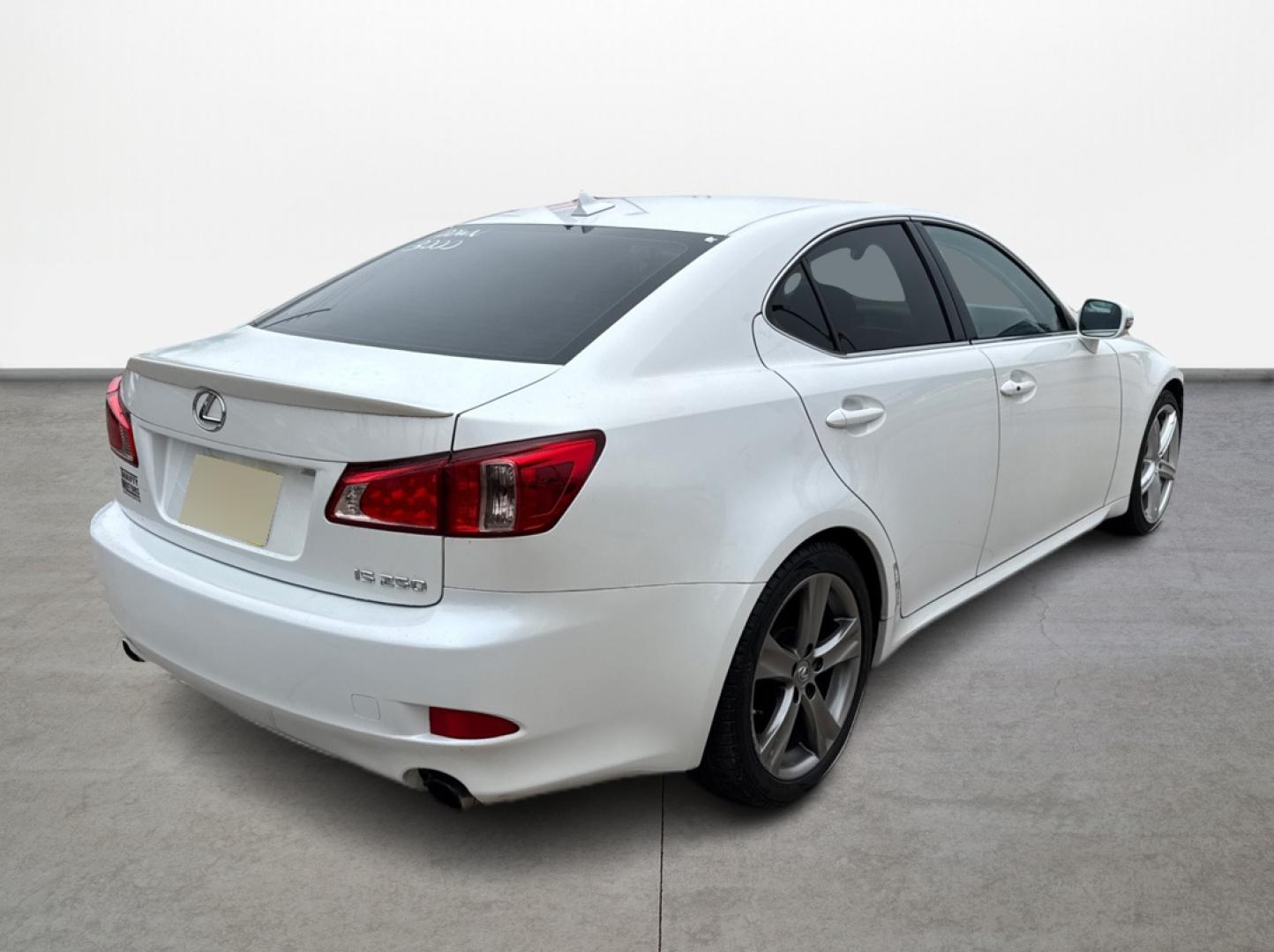 2011 Lexus IS 250 RWD (JTHBF5C28B5) with an 2.5L V6 24V DOHC engine, 6-Speed Automatic transmission, located at 16710 Clay Rd., Houston, TX, 77084, (281) 859-7900, 0.000000, 0.000000 - Photo#4