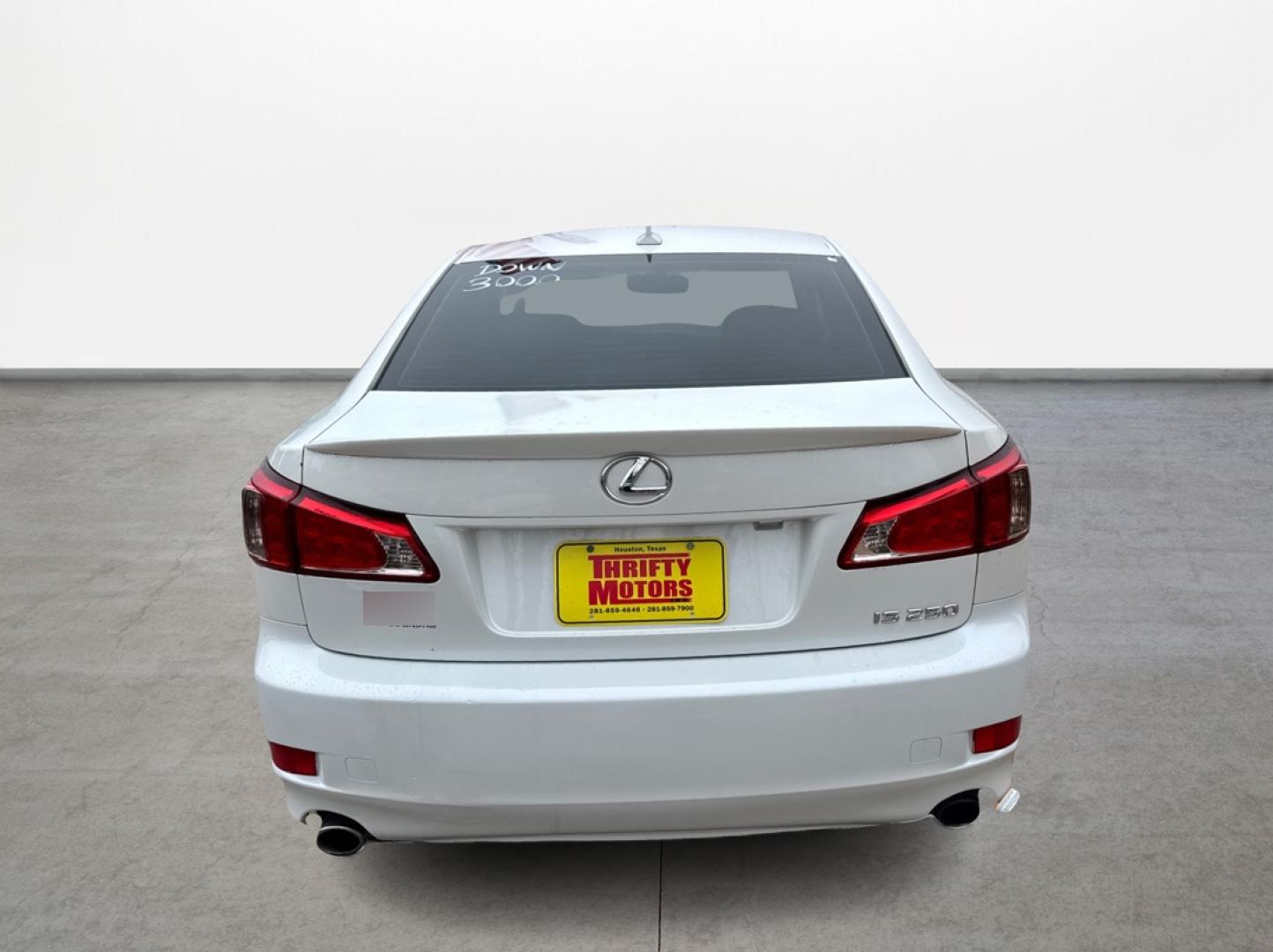 2011 Lexus IS 250 RWD (JTHBF5C28B5) with an 2.5L V6 24V DOHC engine, 6-Speed Automatic transmission, located at 16710 Clay Rd., Houston, TX, 77084, (281) 859-7900, 0.000000, 0.000000 - Photo#5