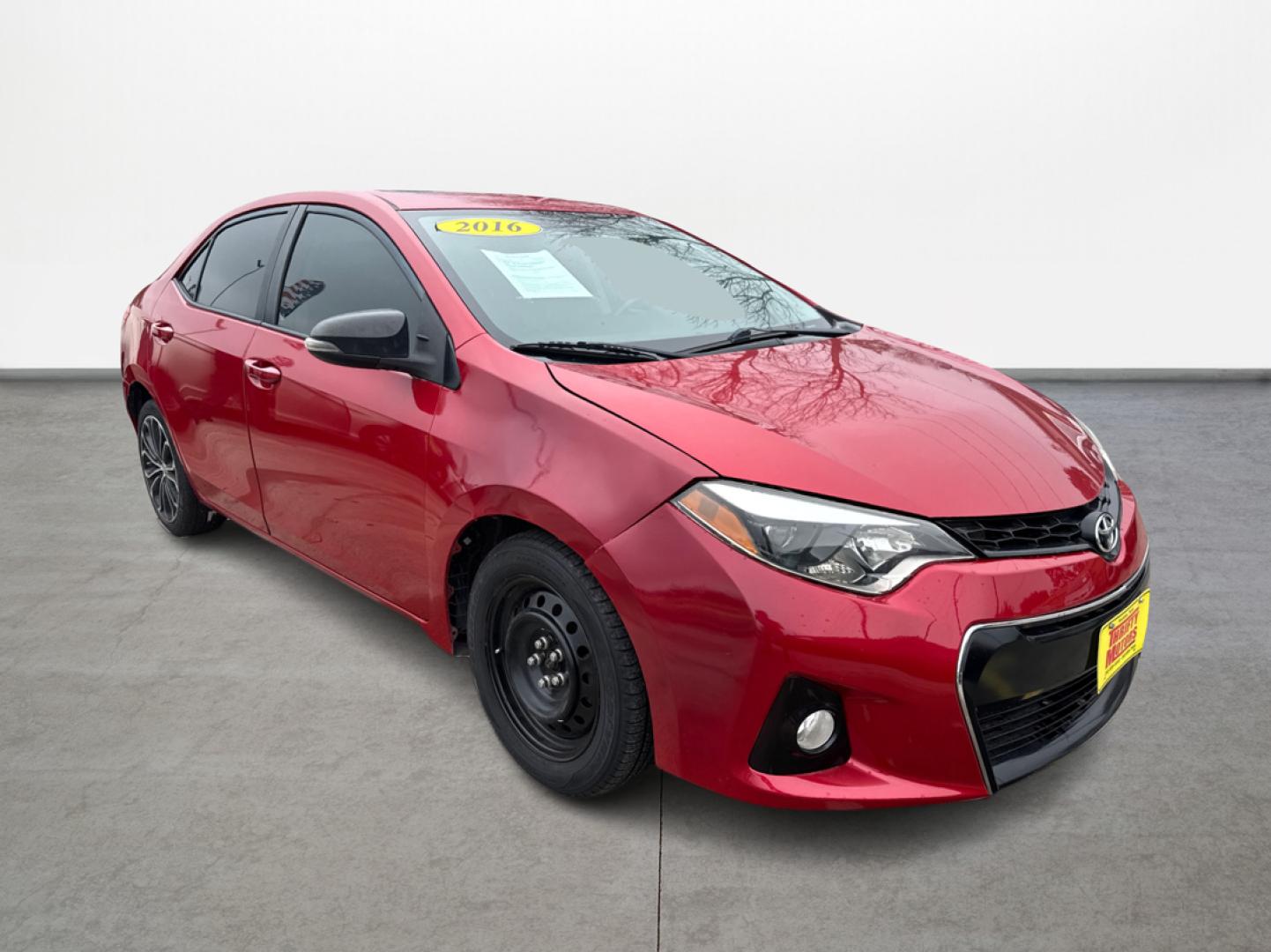 2016 Toyota Corolla L 4-Speed AT (2T1BURHEXGC) with an 1.8L L4 DOHC 16V engine, 4A transmission, located at 16710 Clay Rd., Houston, TX, 77084, (281) 859-7900, 0.000000, 0.000000 - Photo#2