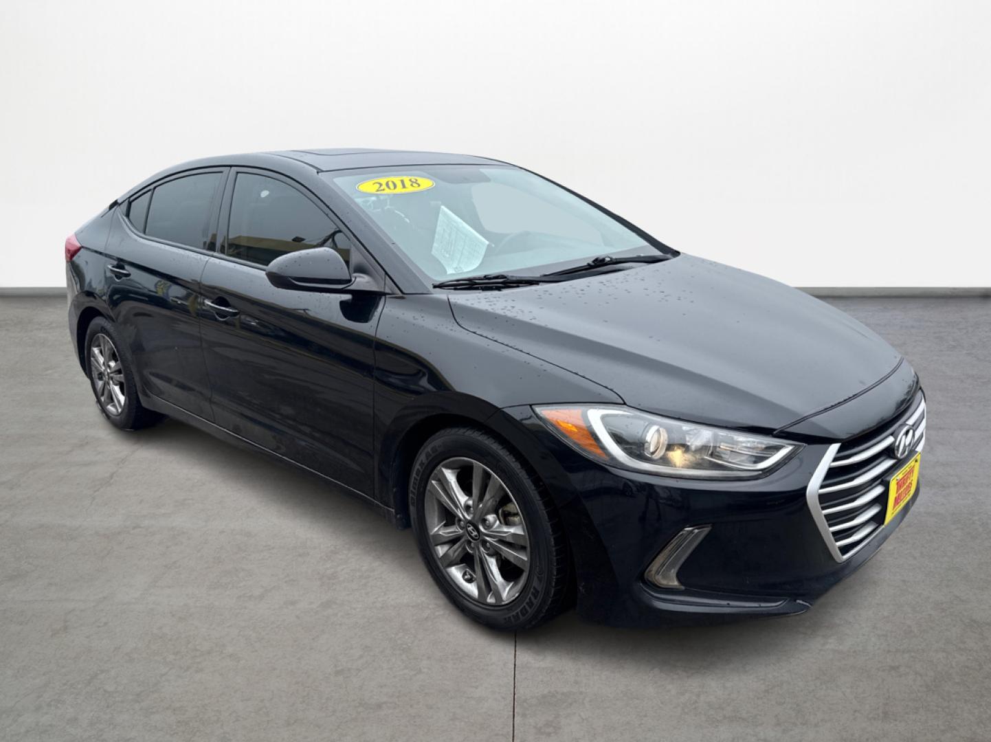 2018 Hyundai Elantra Limited (5NPD84LF3JH) with an 1.8L L4 DOHC 16V engine, 6A transmission, located at 16710 Clay Rd., Houston, TX, 77084, (281) 859-7900, 0.000000, 0.000000 - Photo#2