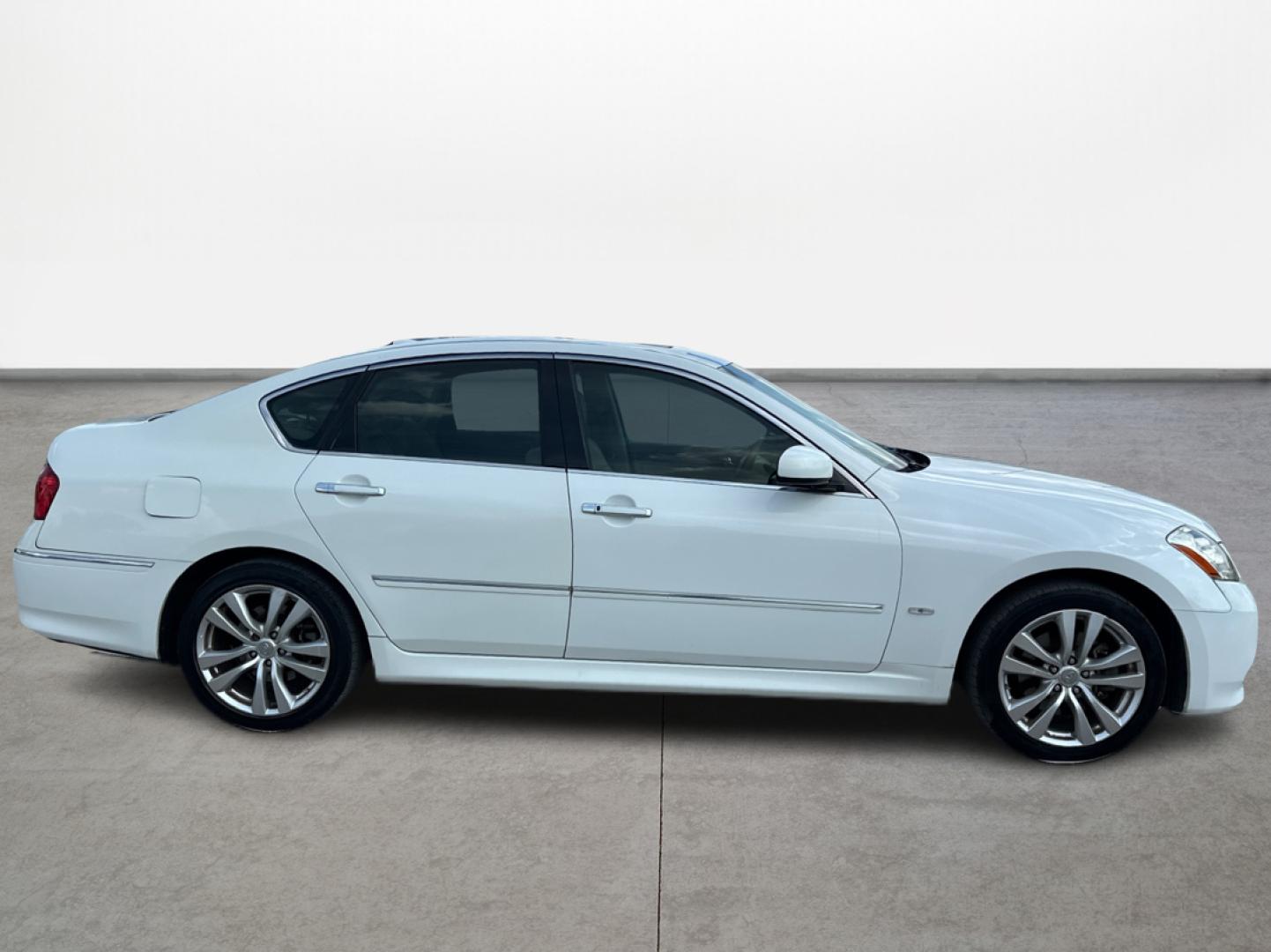 2010 Infiniti M 35 (JN1CY0AP6AM) with an 3.5L V6 DOHC 24V engine, 5-Speed Automatic transmission, located at 16710 Clay Rd., Houston, TX, 77084, (281) 859-7900, 0.000000, 0.000000 - Photo#3