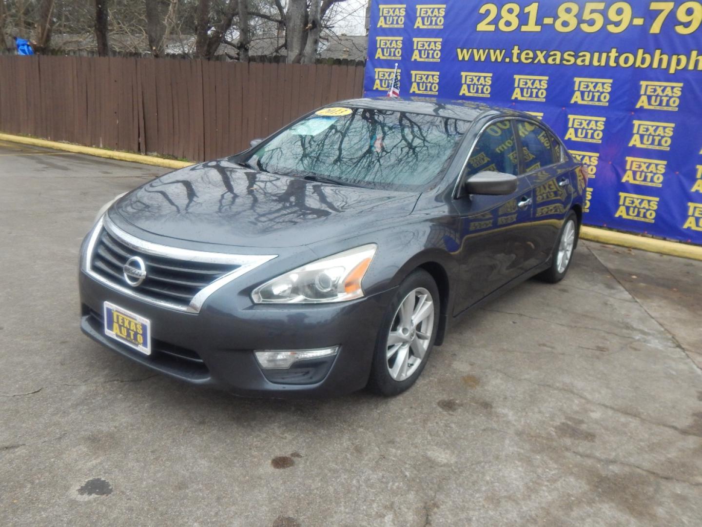 2013 GRAY NISSAN ALTIMA 2.5 S (1N4AL3AP2DC) with an 2.5L L4 DOHC 16V engine, CVT OR 6-SPEED MANUAL transmission, located at 16710 Clay Rd., Houston, TX, 77084, (281) 859-7900, 0.000000, 0.000000 - Low Down. Low Payments. - Photo#2