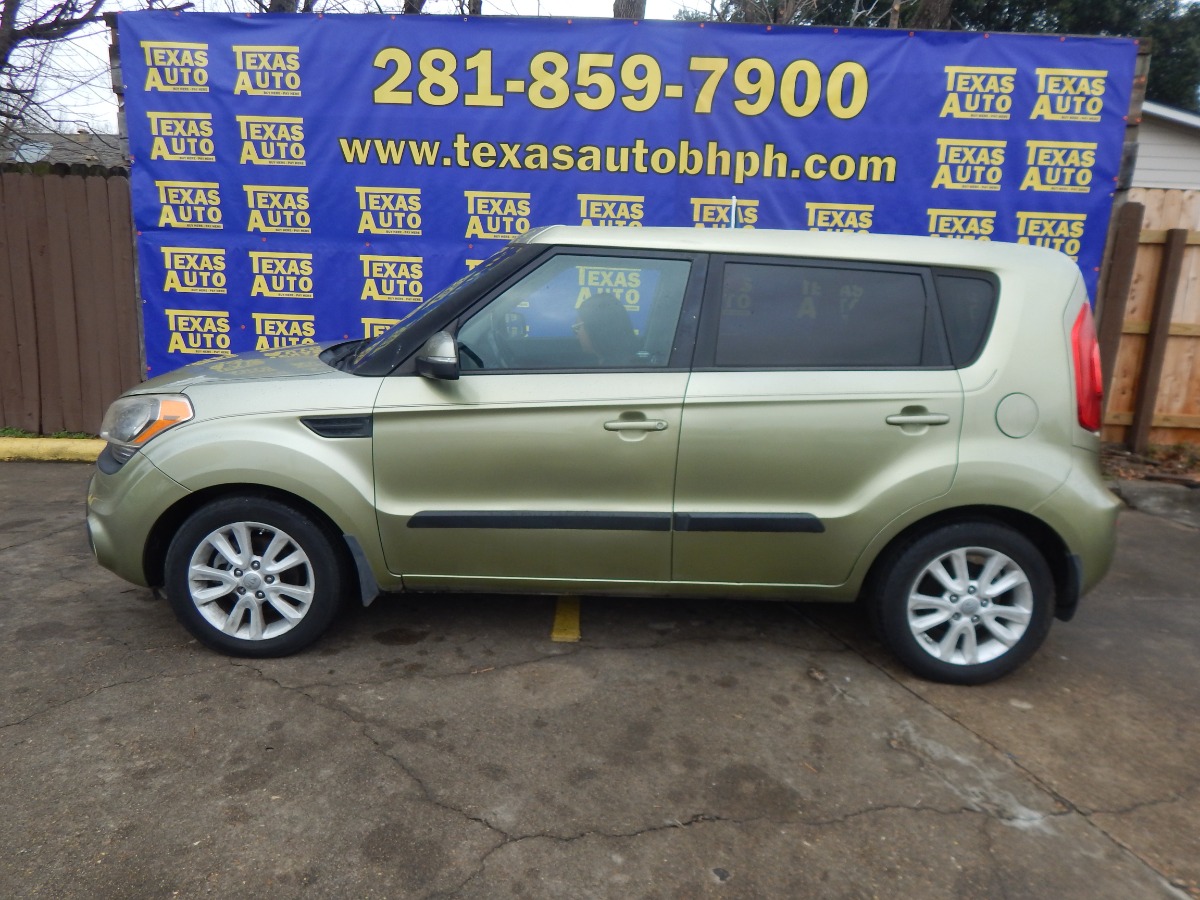 photo of 2013 KIA SOUL WAGON 4-DR