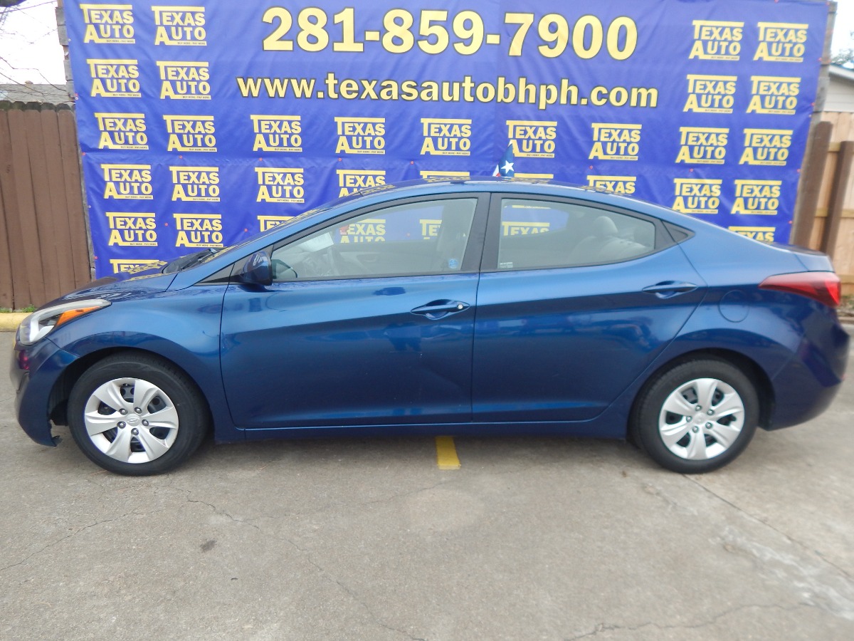 photo of 2016 HYUNDAI ELANTRA SEDAN 4-DR